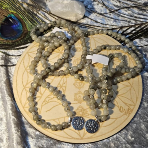 Mala labradorite