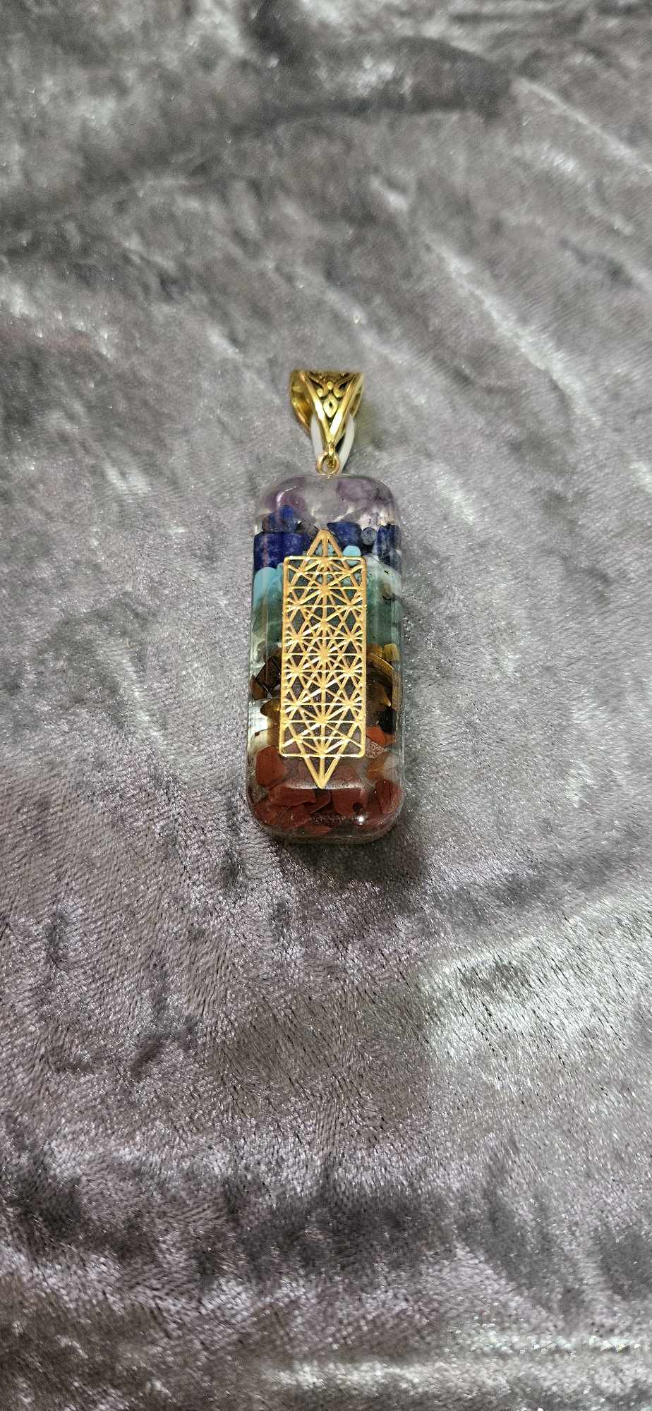 Pendentif 7 chakras monture or